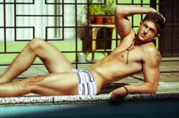 Виктор - Проститутка Москвы +7903-18-292-84