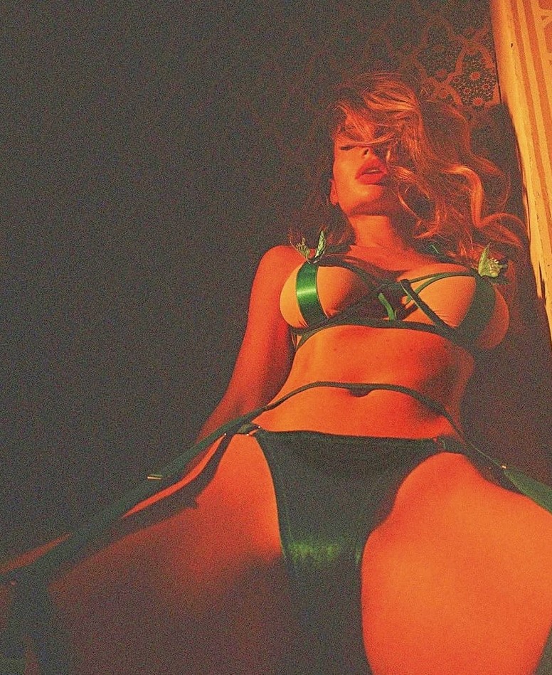 Илина - Проститутка  +7(929) 902-65-77